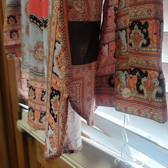 NWOT XL Geometric Blue & Red Long Sleeve Button Up - Picture 5 of 6